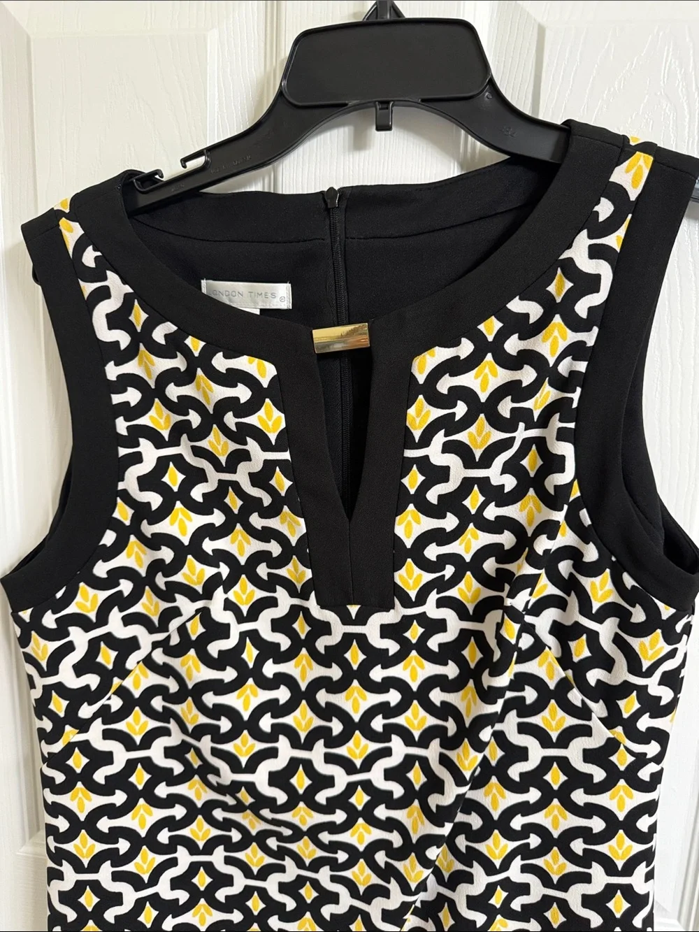 London Times Black, White & Yellow Sleeveless Geometric Shift Dress